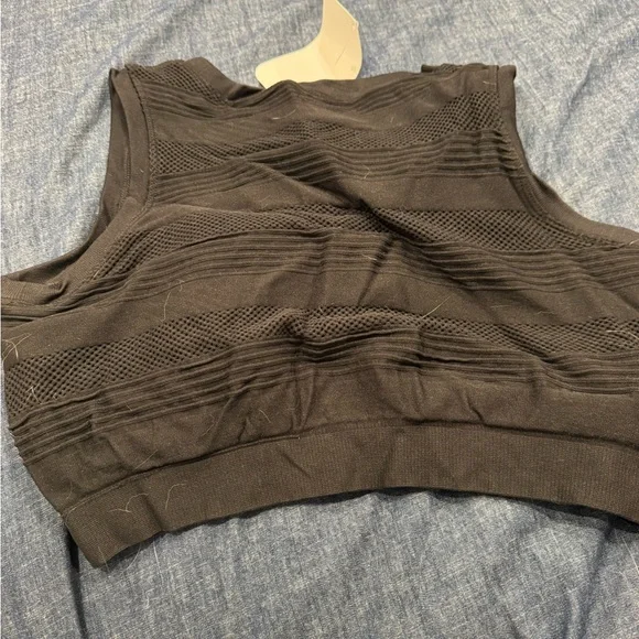 Black Sleeveless Mesh Top - Picture 4 of 5